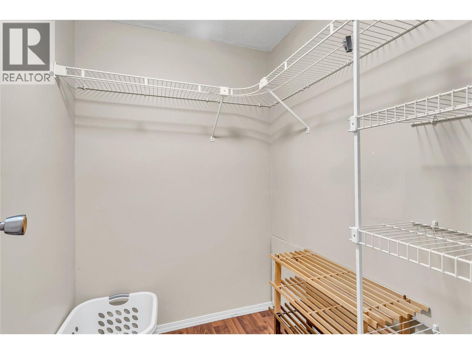 2370 Thacker Drive - 42