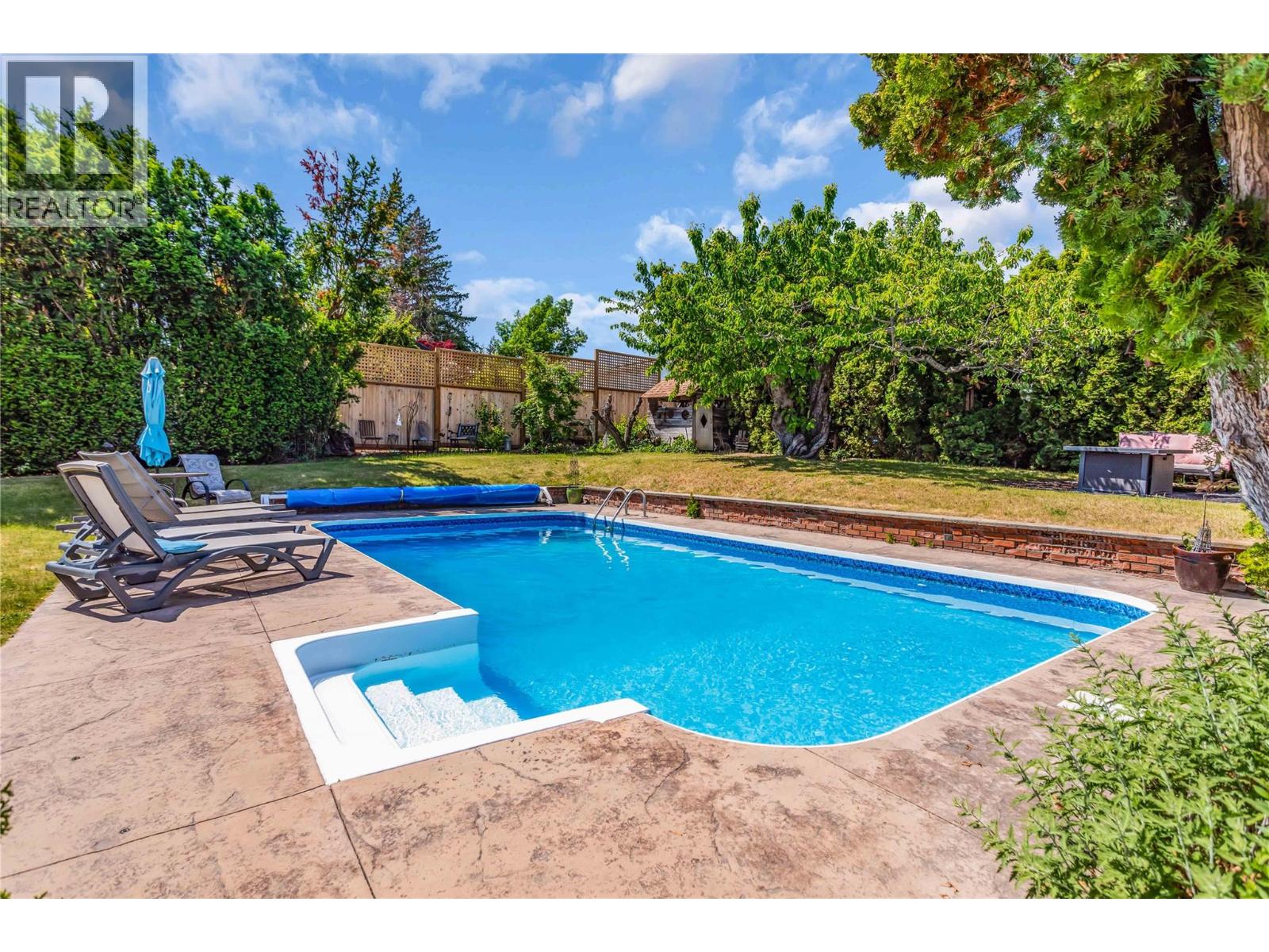2370 Thacker Drive - 8