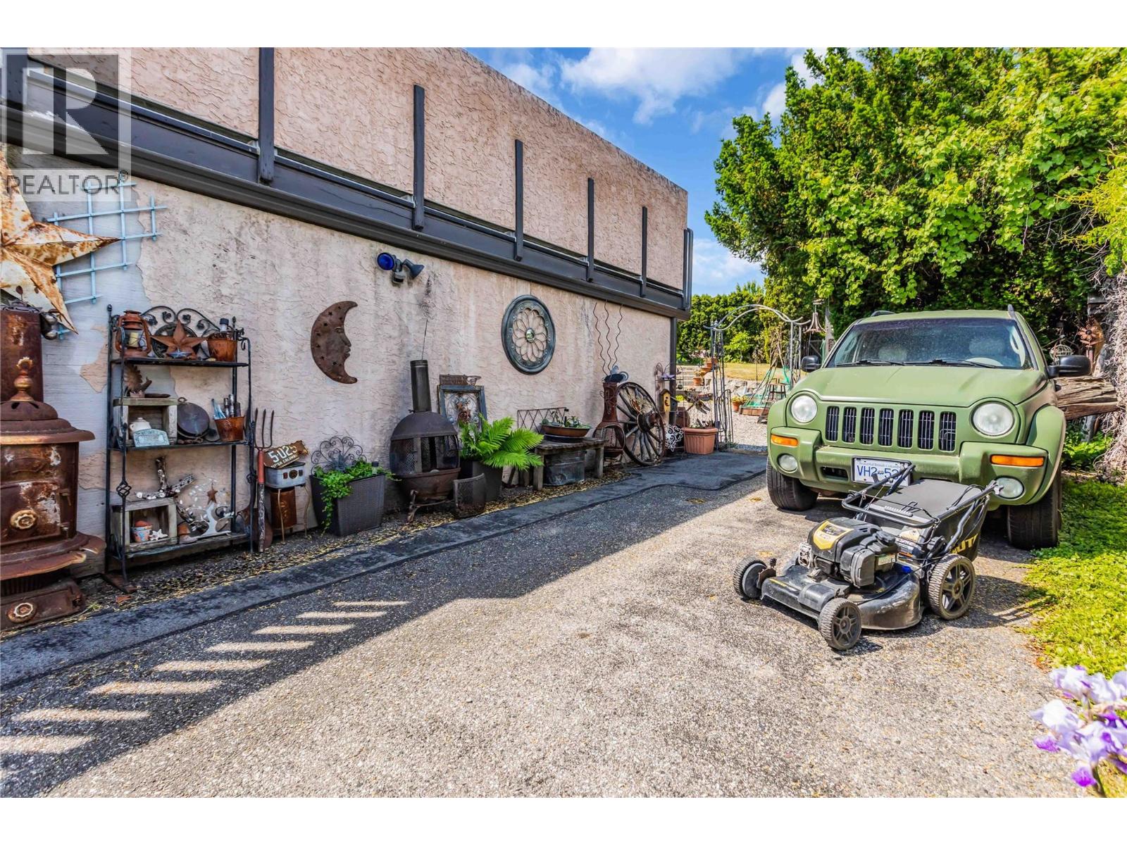 2370 Thacker Drive - 72