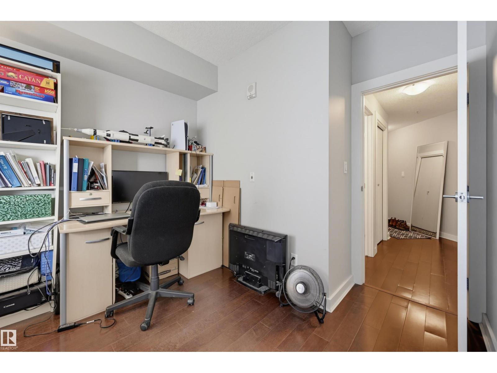 #2204 10152 104 ST NW - 25