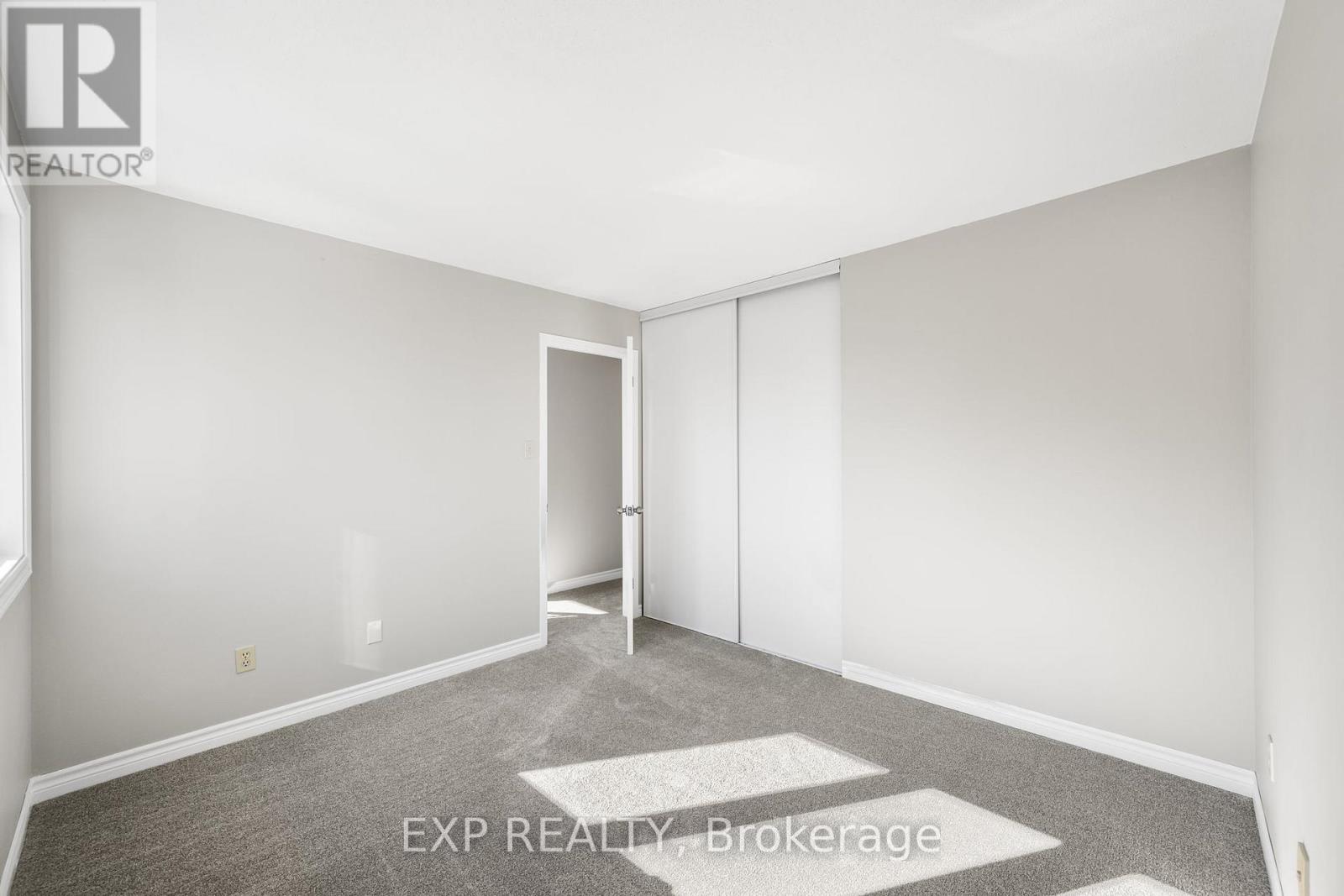 32 PEACOCK CRESCENT - 19