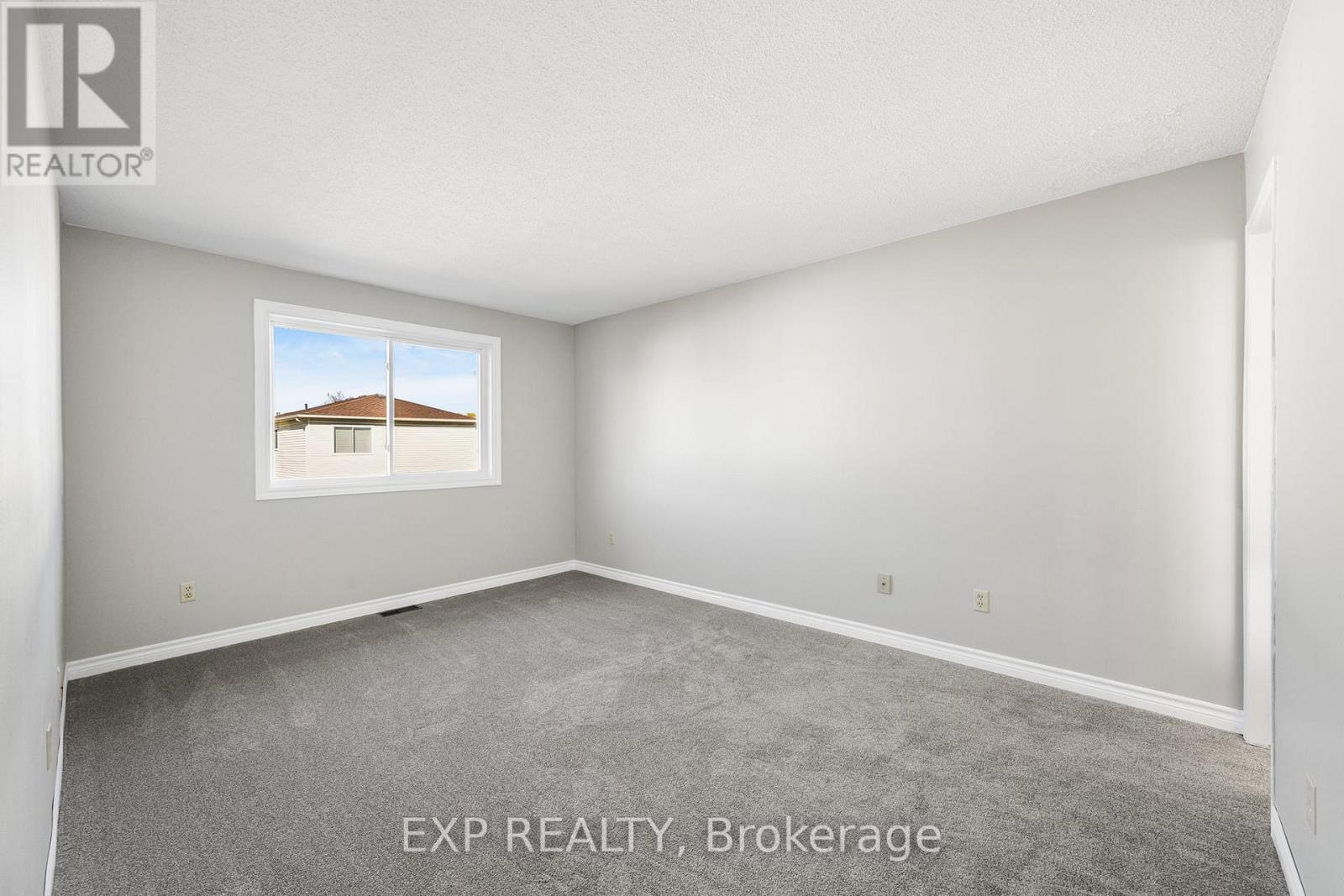 32 PEACOCK CRESCENT - 21