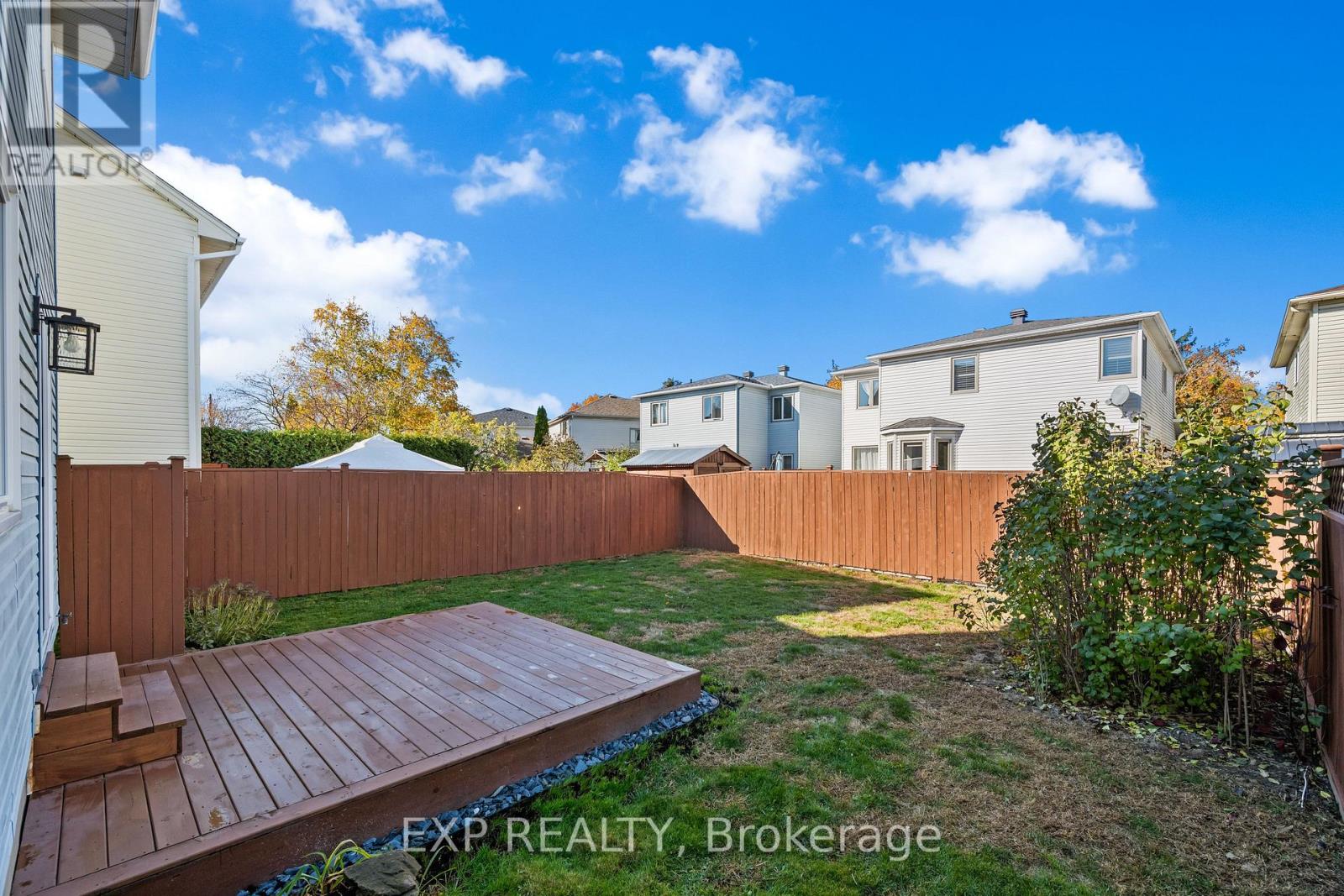 32 PEACOCK CRESCENT - 24