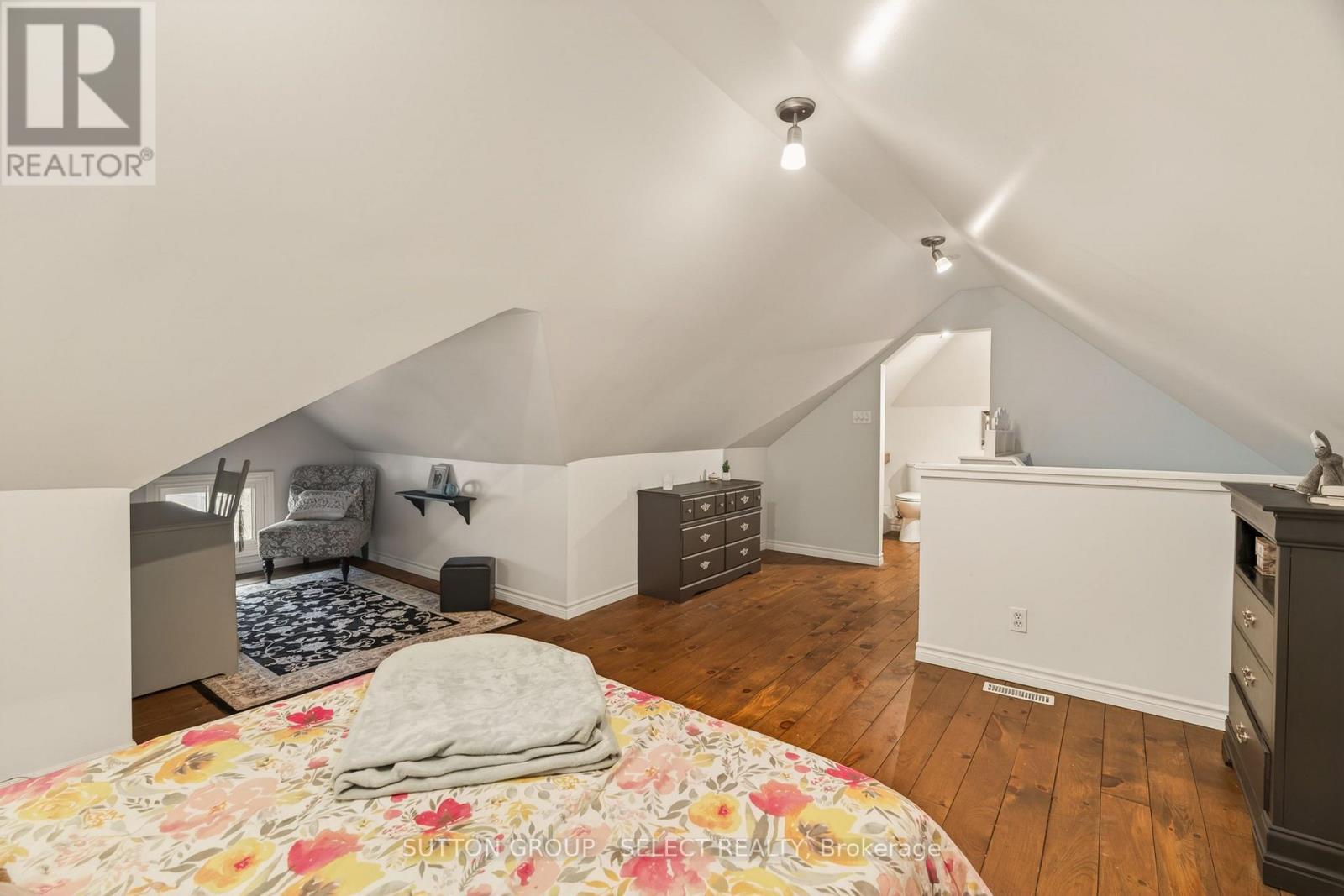 625 HALE STREET - 21