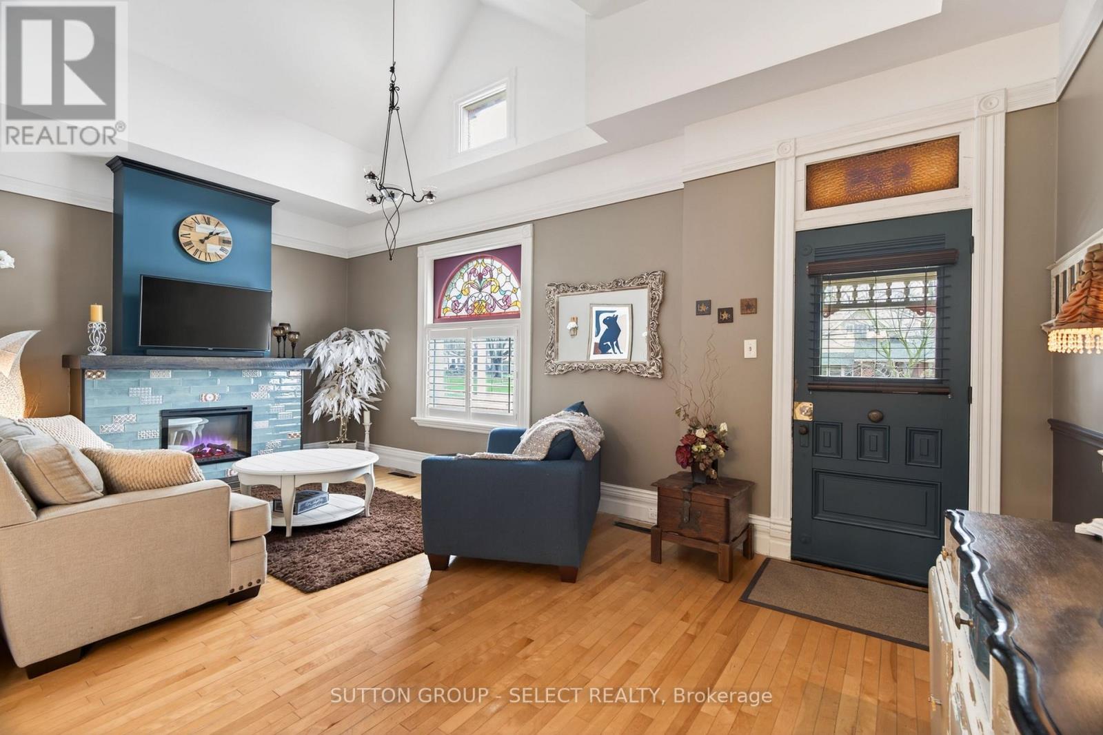 625 HALE STREET - 4