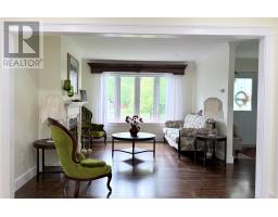 11 Tenth Avenue thumbnail 4