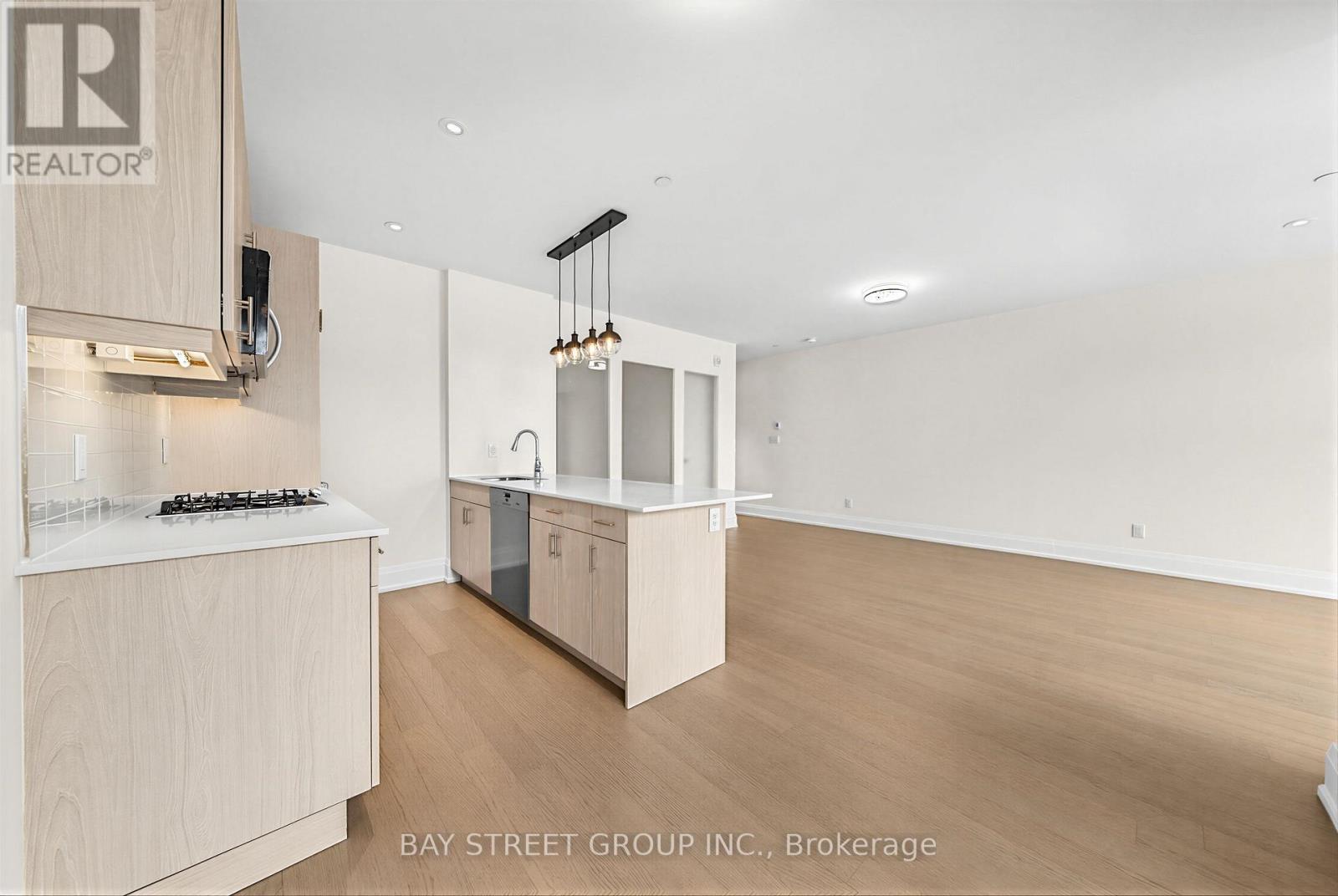 #208 365 BEECH AVENUE - 10