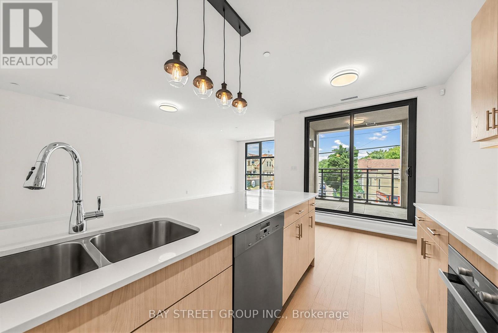 #208 365 BEECH AVENUE - 11