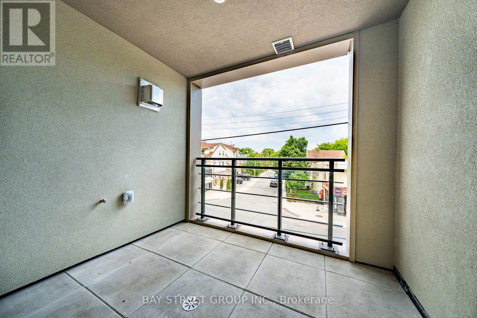 #208 365 BEECH AVENUE - 12