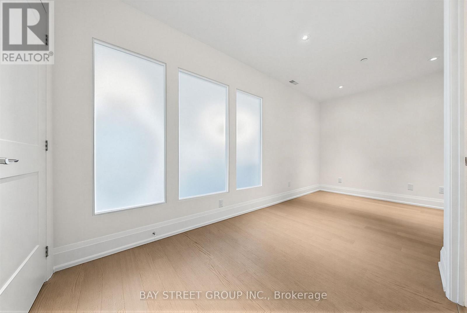 #208 365 BEECH AVENUE - Image 17