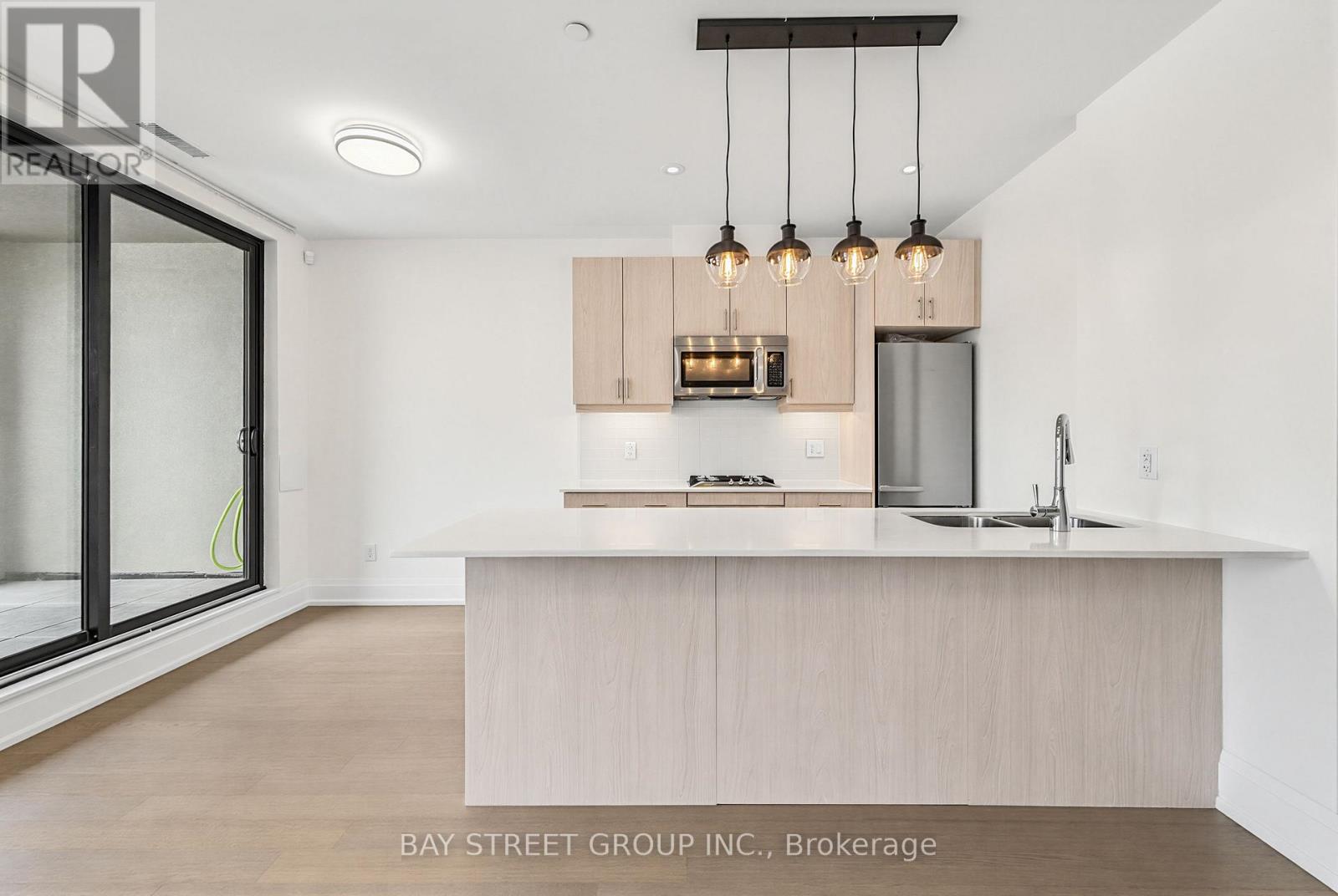 #208 365 BEECH AVENUE - 8