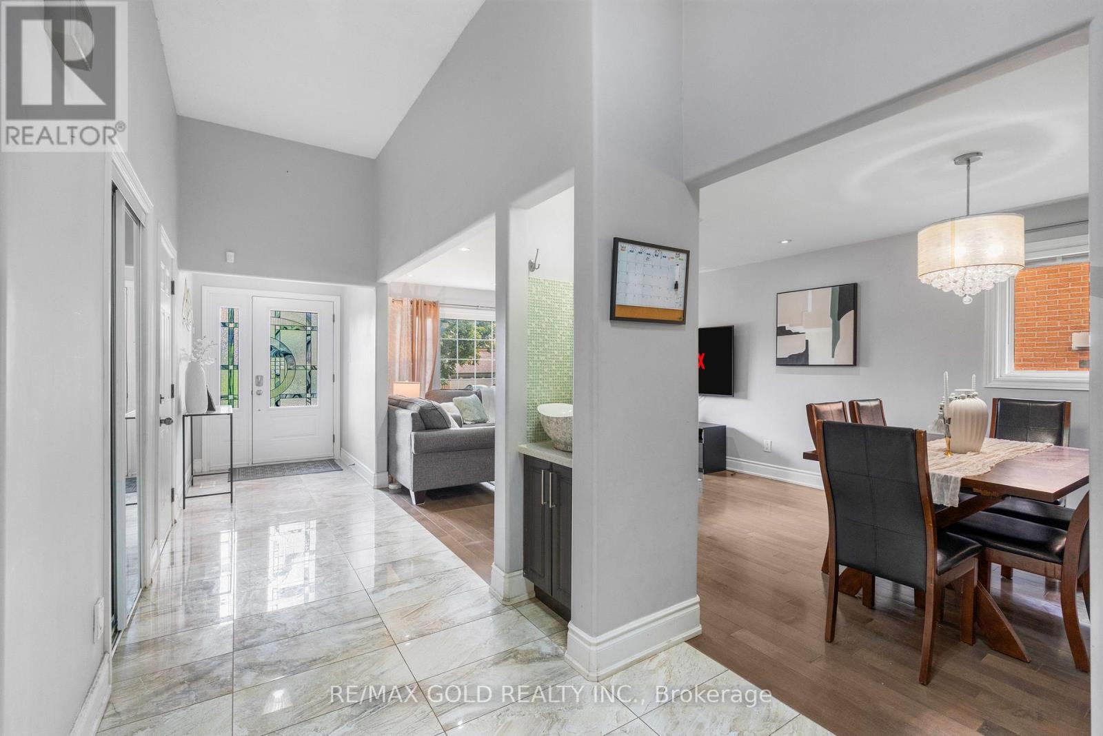 48 MAIDSTONE CRESCENT - 11