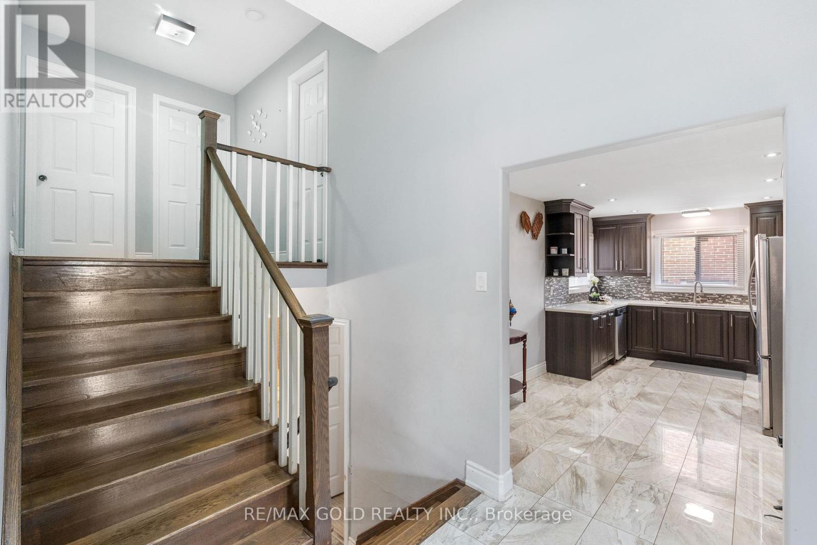 48 MAIDSTONE CRESCENT - 13