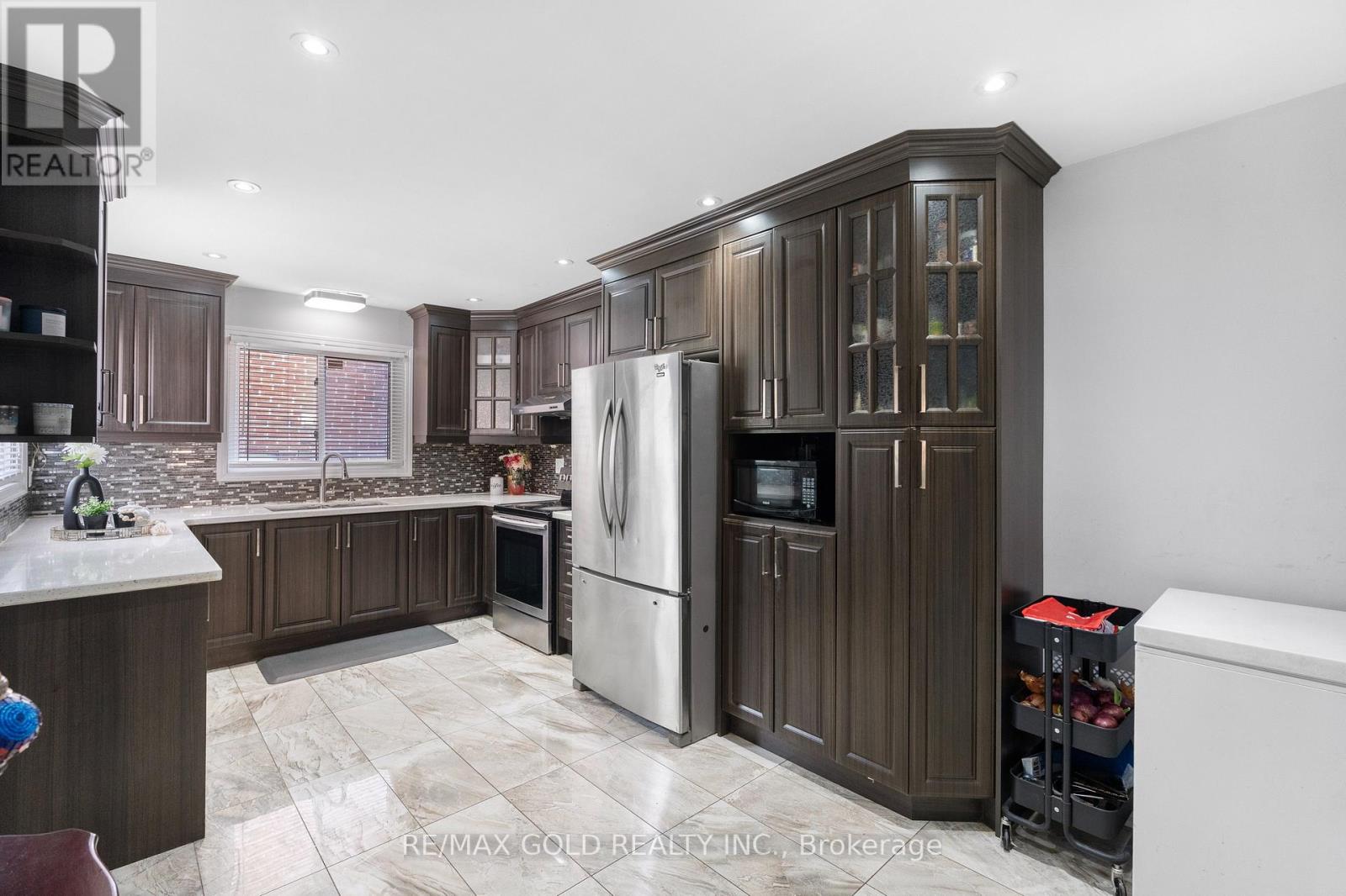 48 MAIDSTONE CRESCENT - 16