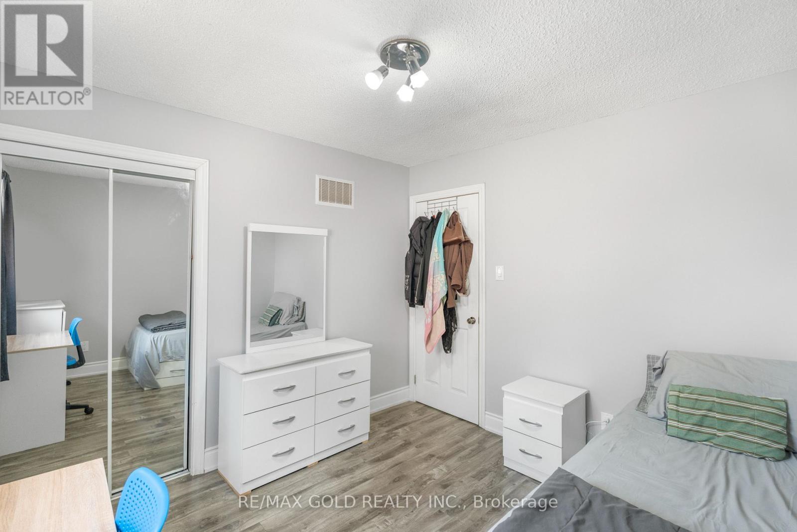 48 MAIDSTONE CRESCENT - 23