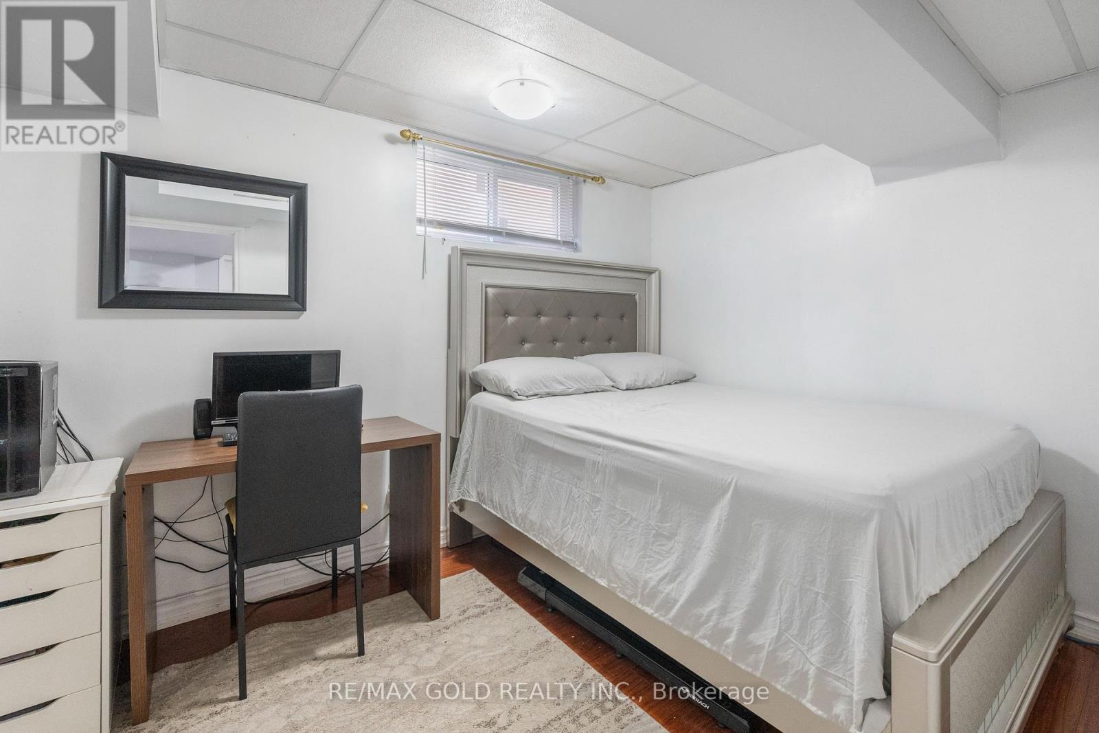 48 MAIDSTONE CRESCENT - 32