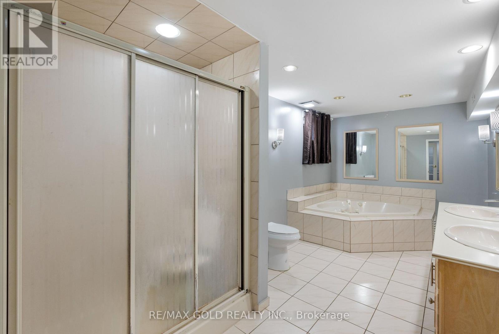 48 MAIDSTONE CRESCENT - 37