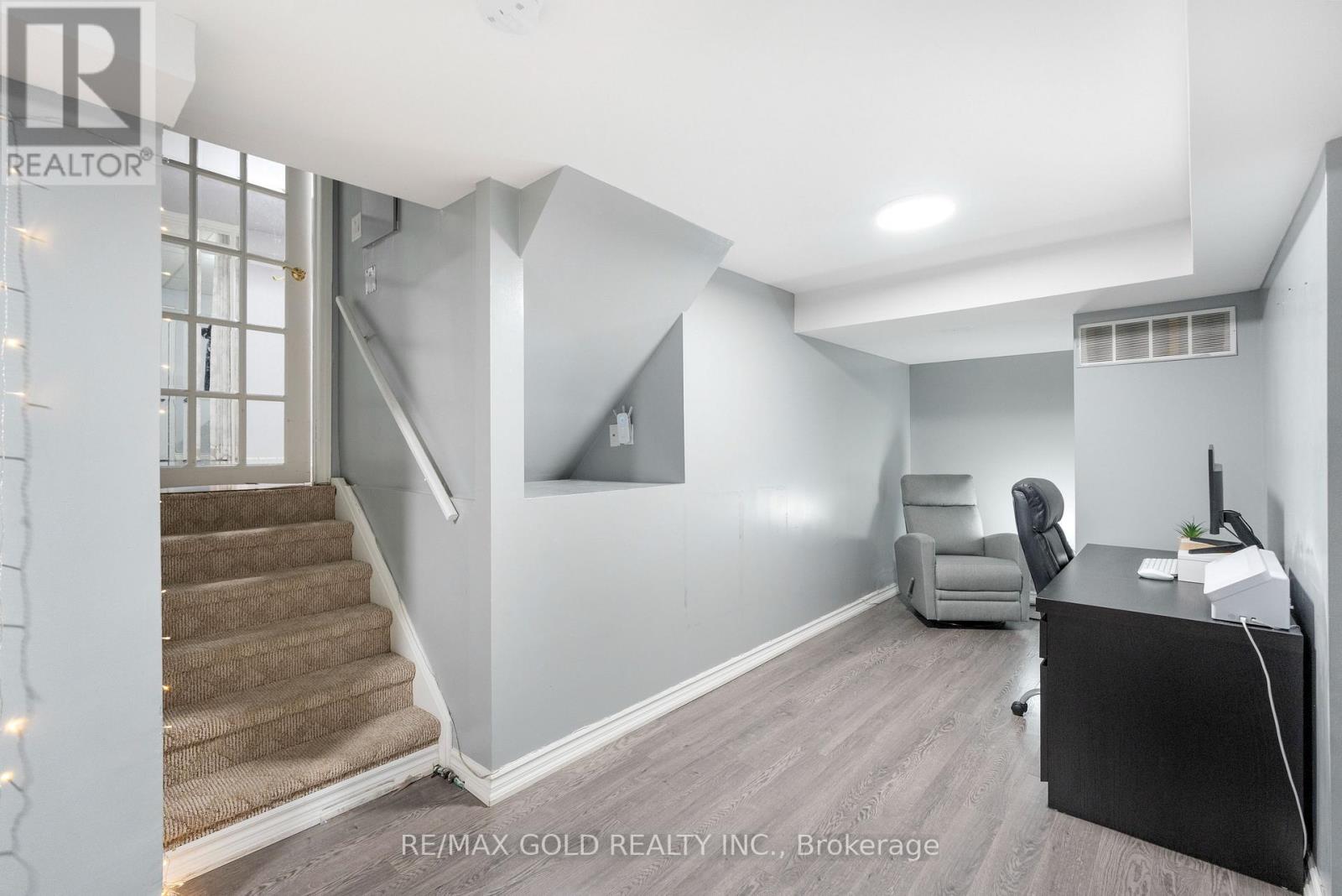 48 MAIDSTONE CRESCENT - 41