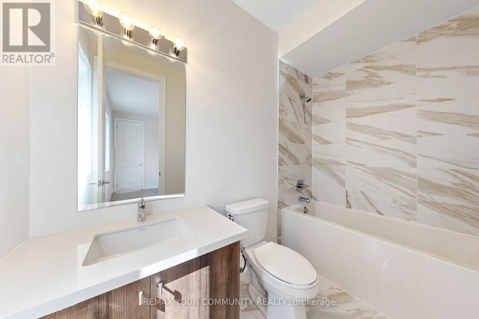 31 LORRAIN HAND CRESCENT - 24