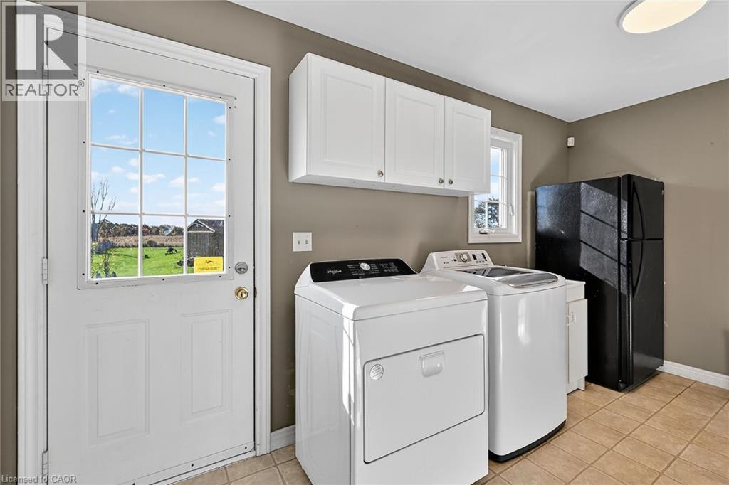 8 TALBOT Road - Image 34