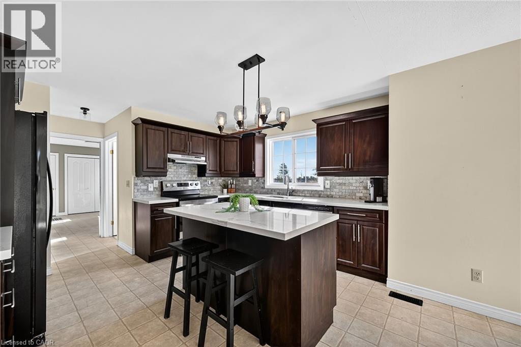 8 TALBOT Road - Image 5