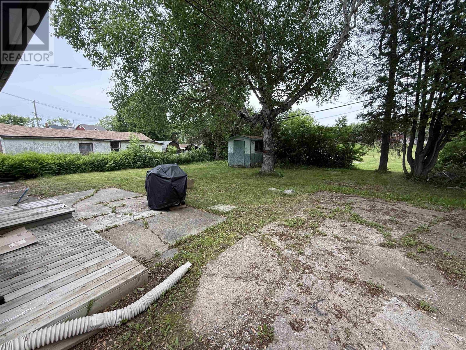 79 Maple CRES - 3
