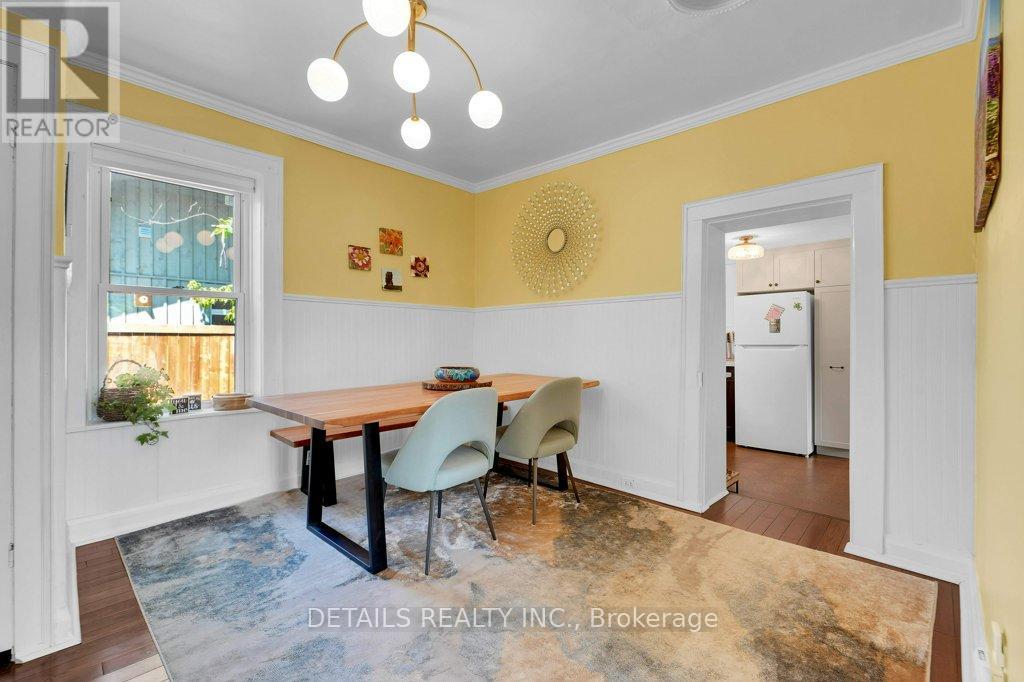 205 LEWIS STREET W - 11