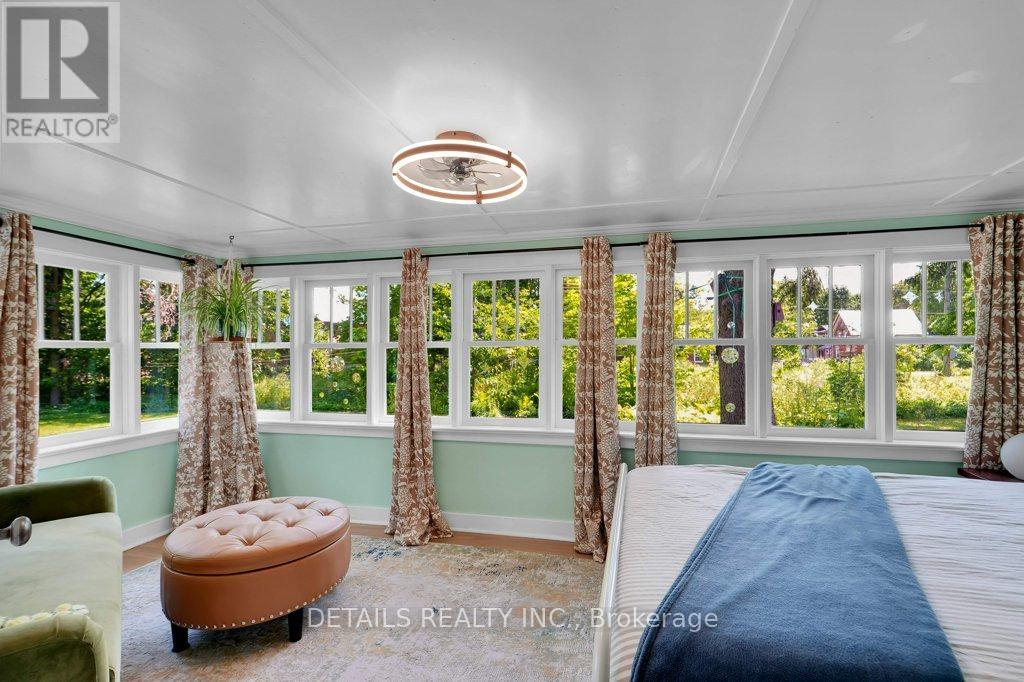 205 LEWIS STREET W - 23