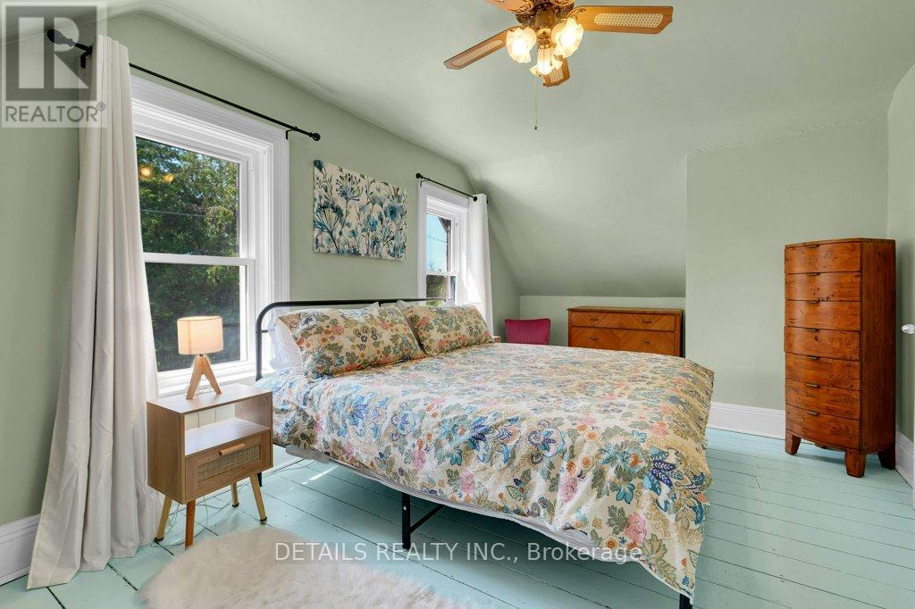 205 LEWIS STREET W - 26