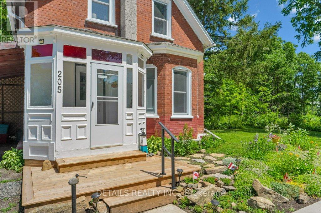205 LEWIS STREET W - 3