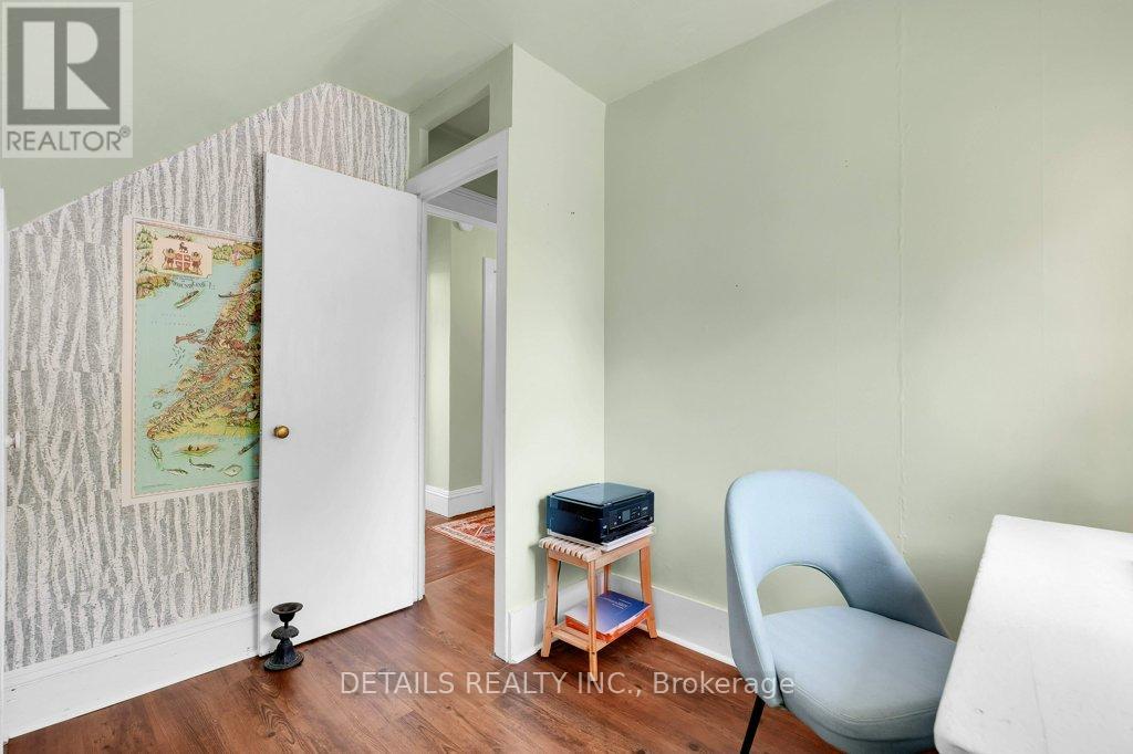 205 LEWIS STREET W - 32