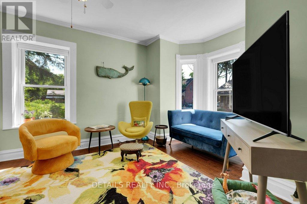 205 LEWIS STREET W - 7