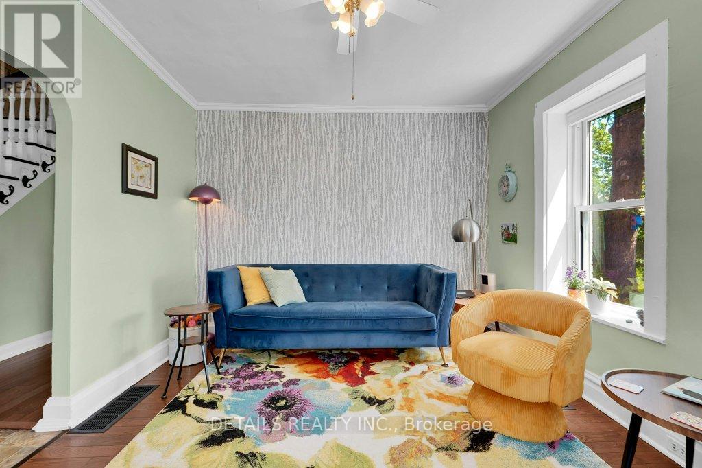 205 LEWIS STREET W - 8
