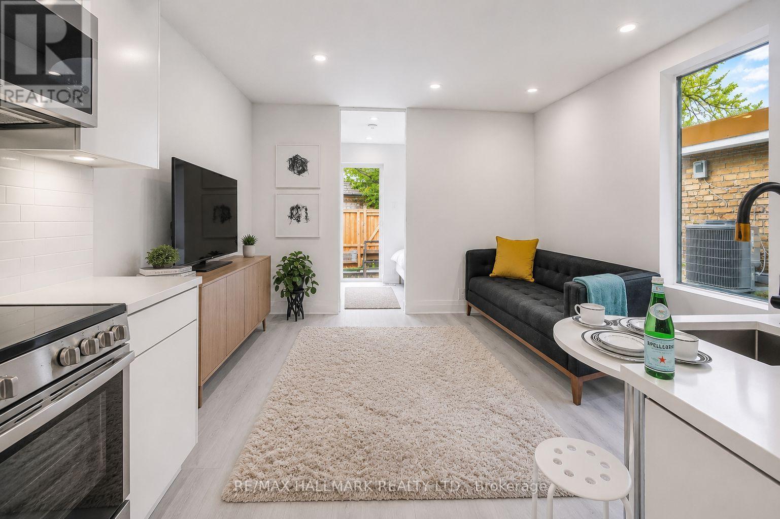 Photo of 415 Dundas Street
