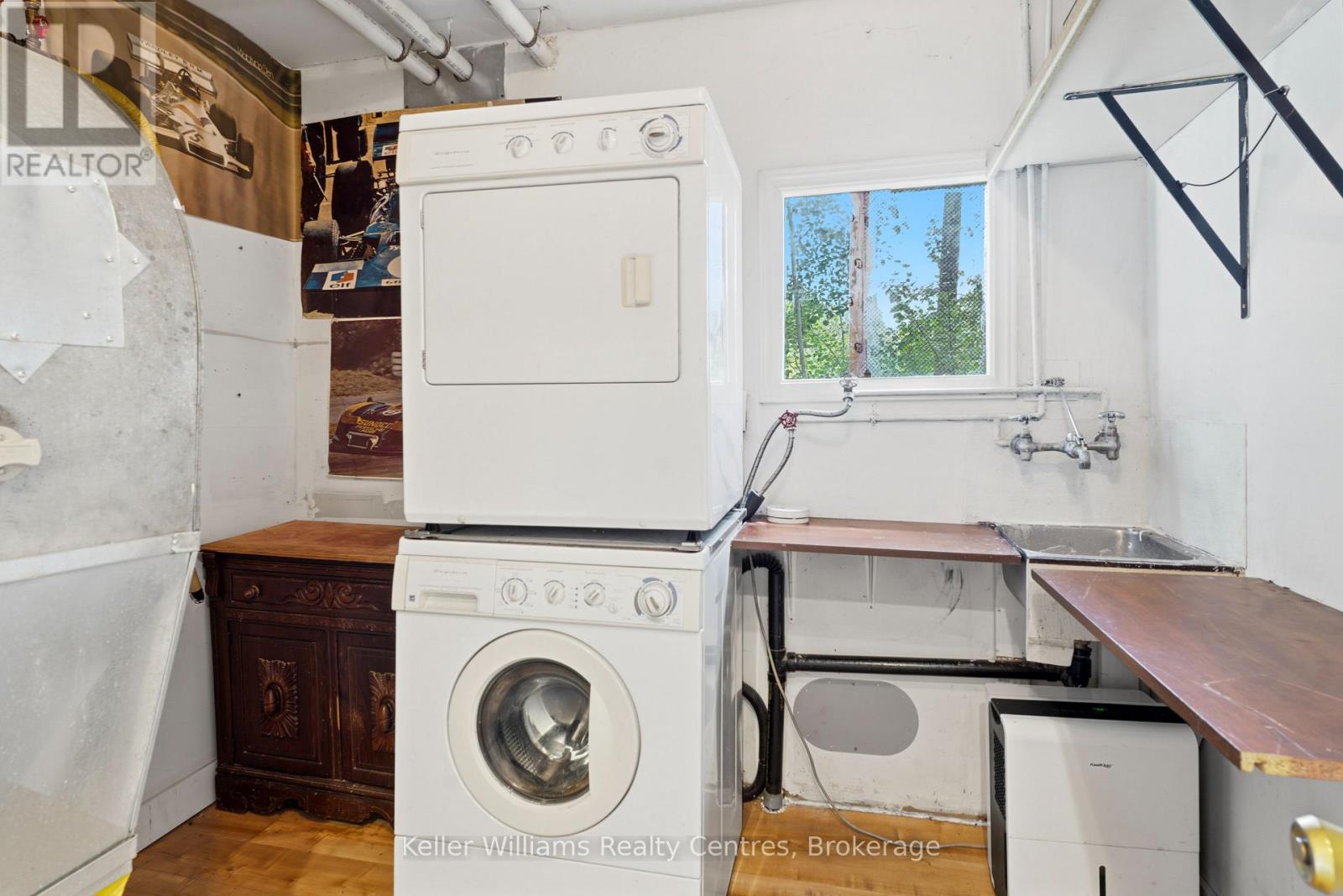 243 QUEEN STREET W - 22