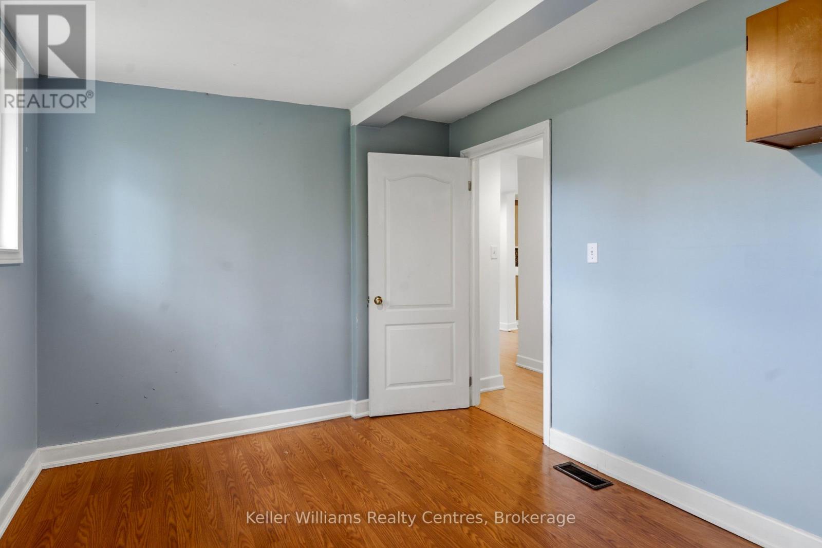 243 QUEEN STREET W - 23