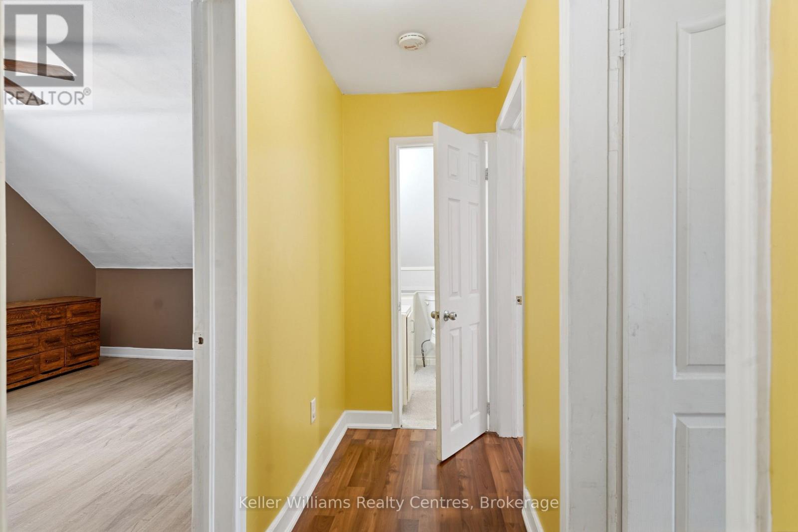 243 QUEEN STREET W - 27