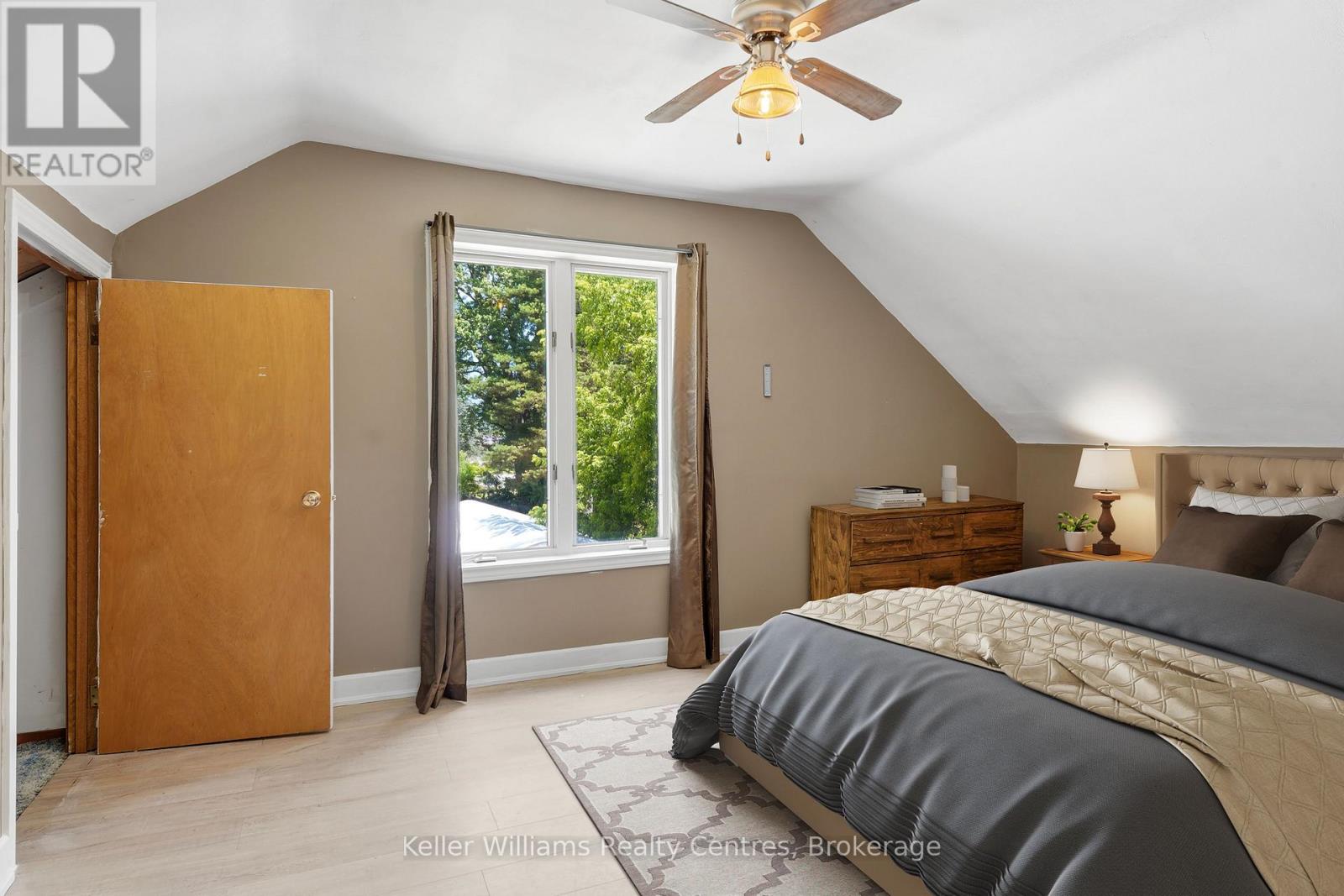 243 QUEEN STREET W - 28