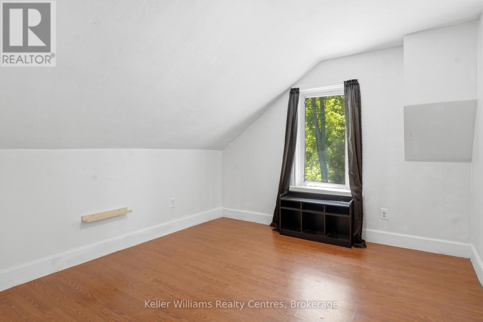 243 QUEEN STREET W - 31