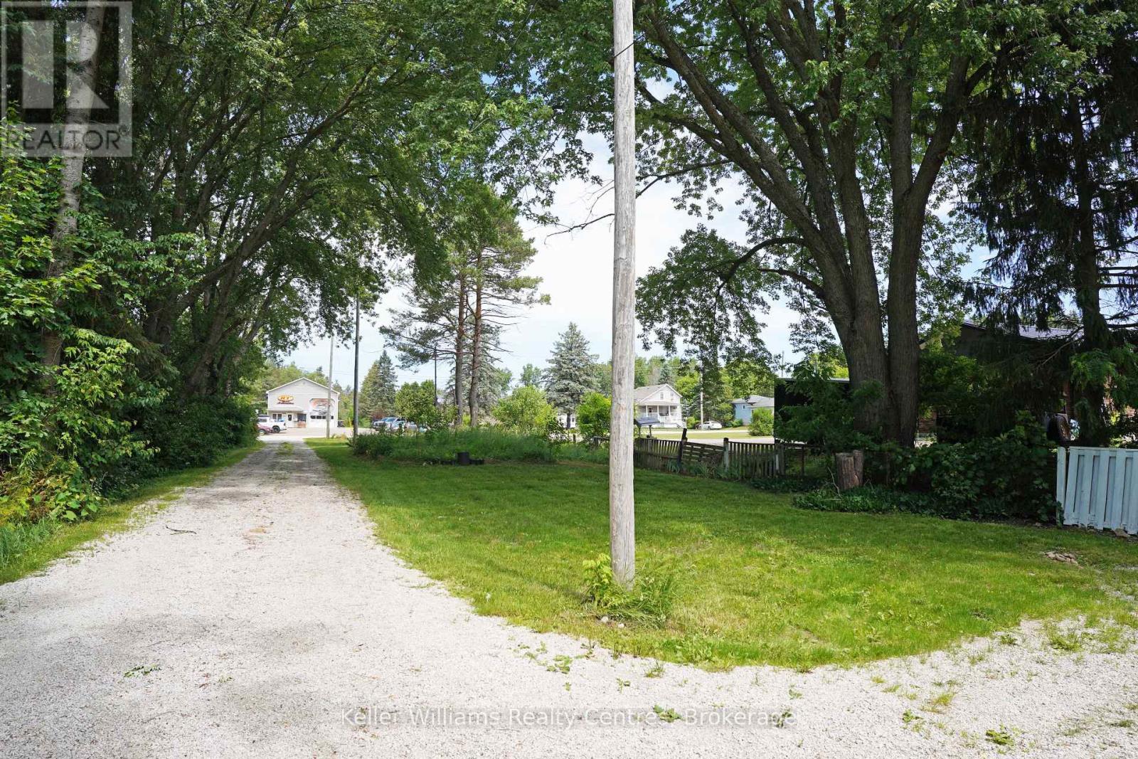 243 QUEEN STREET W - 39