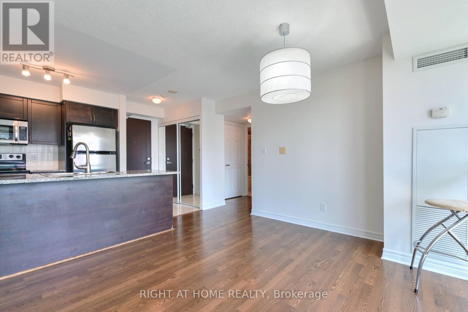 #2005 208 ENFIELD PLACE - Image 10