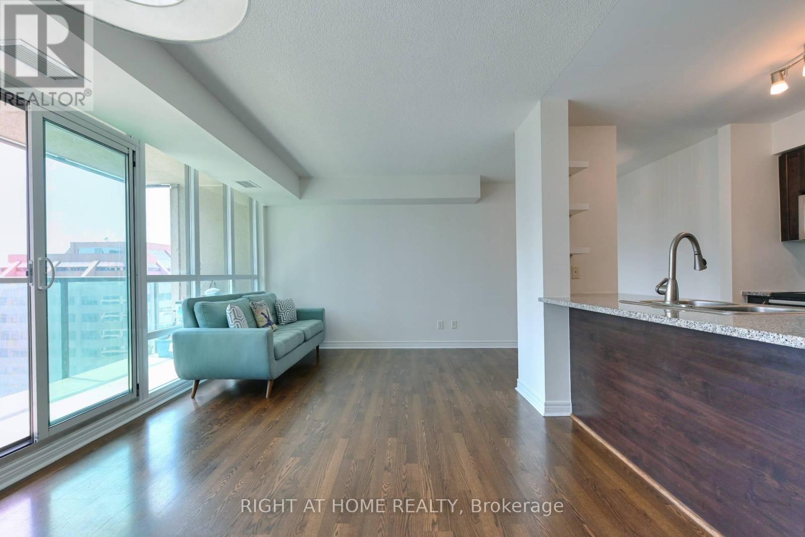 #2005 208 ENFIELD PLACE - Image 12