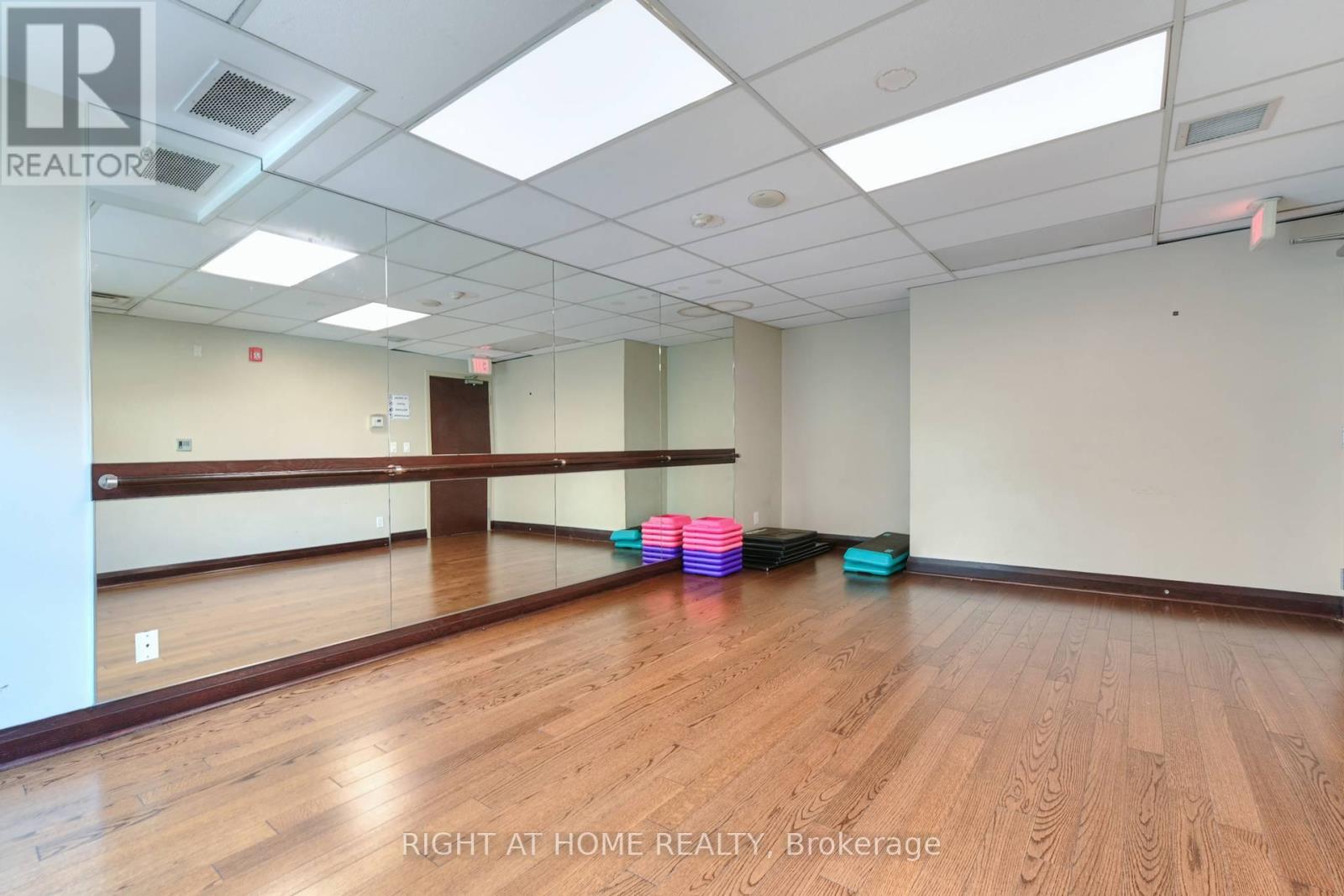 #2005 208 ENFIELD PLACE - Image 20
