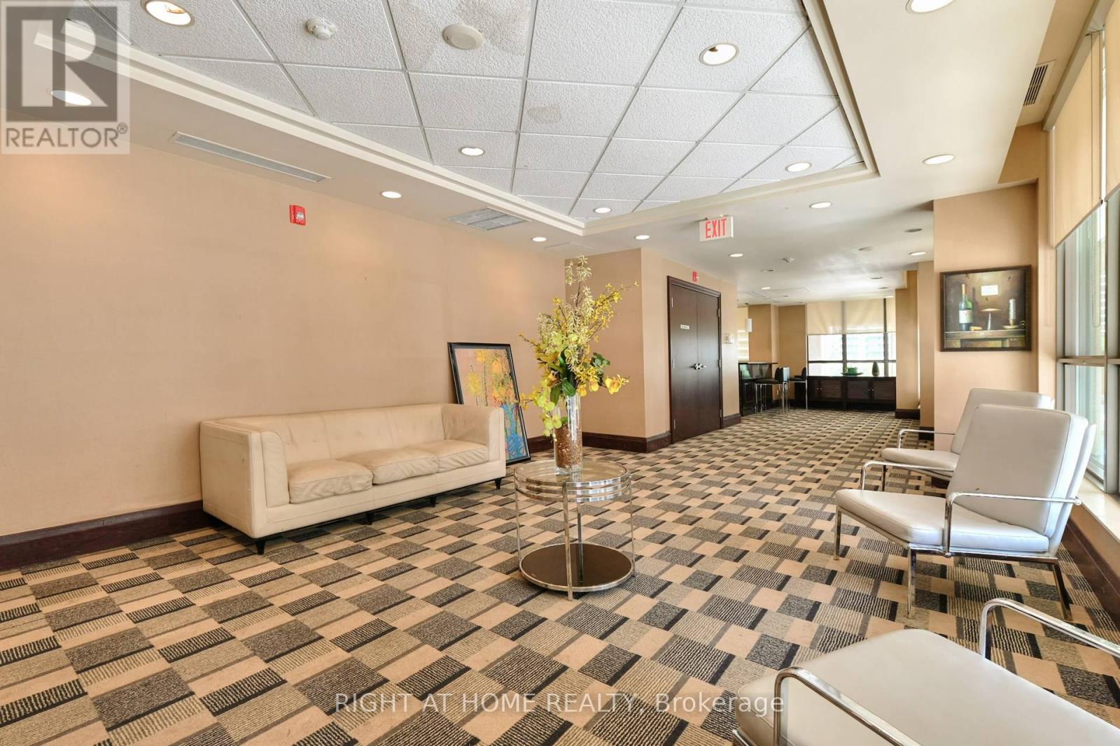 #2005 208 ENFIELD PLACE - Image 28