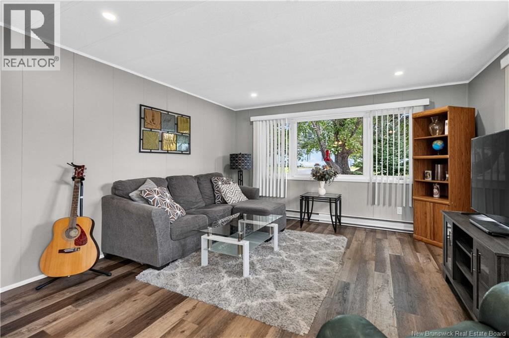 62 Biddington Avenue - 6