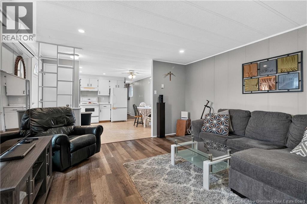 62 Biddington Avenue - 8