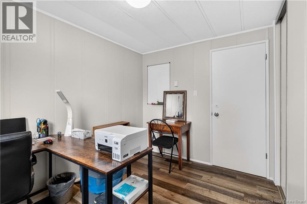 62 Biddington Avenue - Image 29