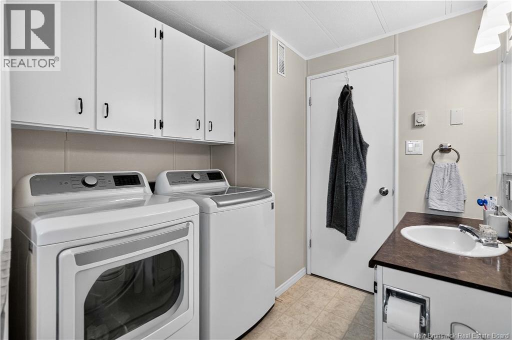 62 Biddington Avenue - Image 24