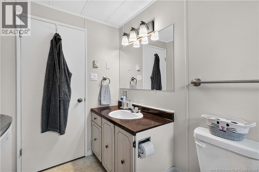 62 Biddington Avenue - Image 25