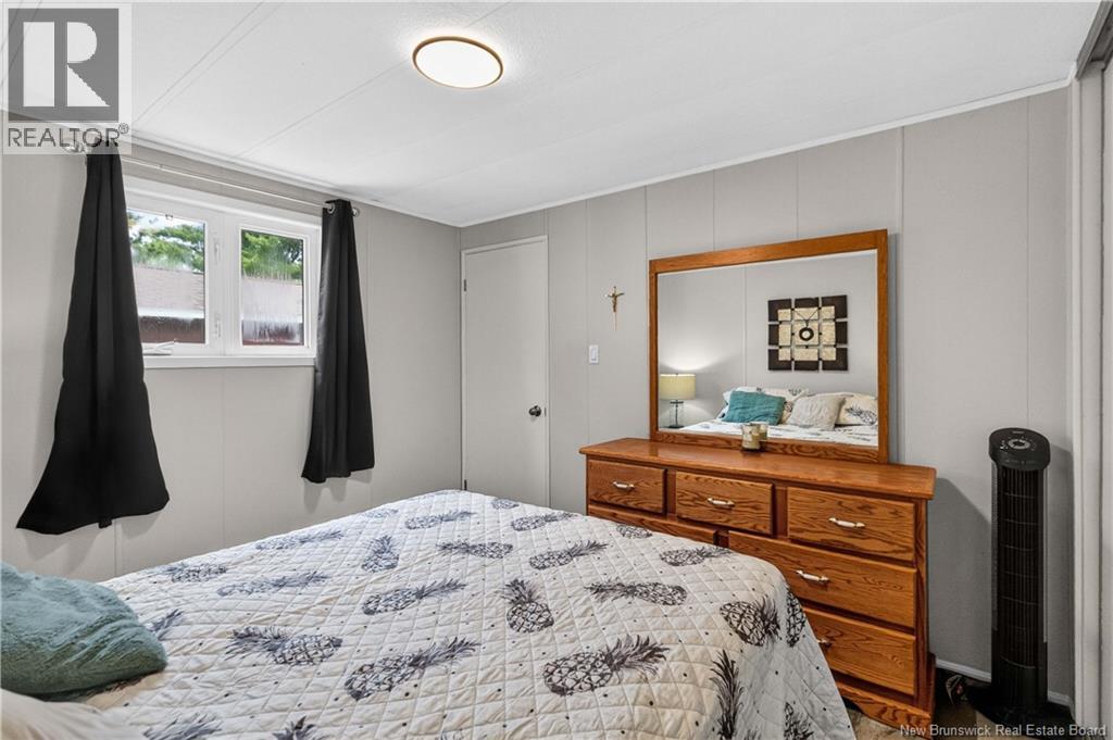 62 Biddington Avenue - Image 32